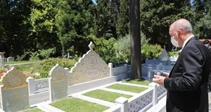 Başkan Erdoğan’dan kabir ziyareti