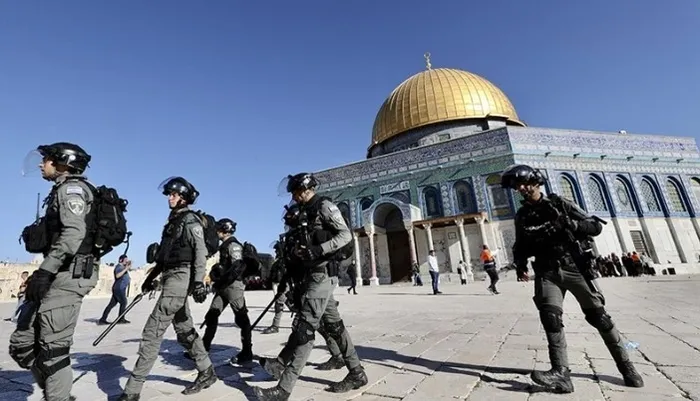 siyonistlerin-haniye-hazimsizligi-sehit-hamas-lideri-icin-dua-eden-mescid-i-aksa-imamina-alcak-sorusturma-1722611044819.jpg İşgalci İsrail makamları, son yıllarda Şeyh İkrime Sabri’yi birçok kez gözaltına aldı.