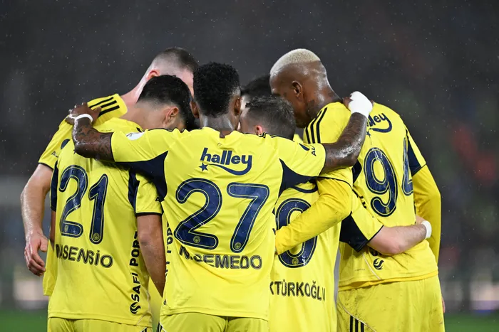 karadenizde-fenerbahce-ruzgari-kanarya-deplasmanda-galibiyete-uctu-1771096048968.jpg Karadeniz'de Fenerbahçe rüzgarı! Kanarya deplasmanda galibiyete uçtu - 9