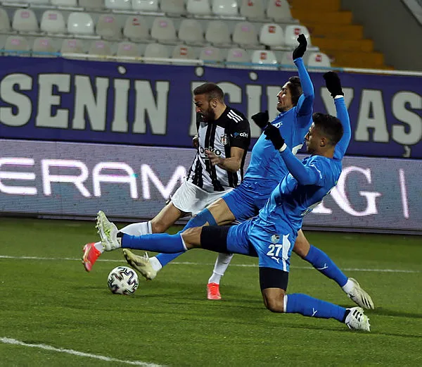 Son dakika spor haberleri | Beşiktaş’ta dizinden sakatlanan Cenk Tosun sezonu kapattı