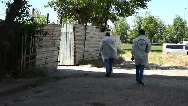 Sultangazi'de polis merkezinin yakınında silahlı çatışma - 3