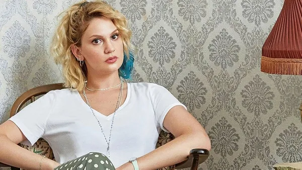 farah-zeynep-abdullahin-yuzu-yine-gulmedi-her-seyi-sildi-1643694232132.jpeg Farah Zeynep Abdullah'ın yüzü yine gülmedi! Her şeyi sildi - 1
