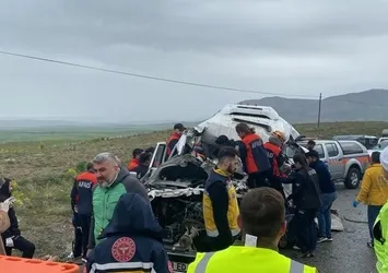 Sivas’ta korkunç kaza! Ölü ve yaralılar var