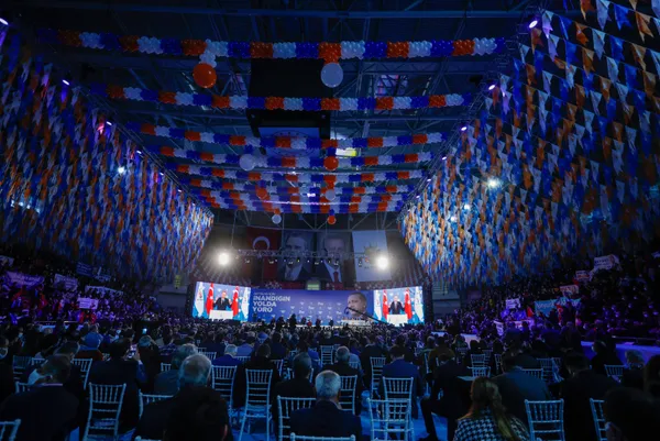 son-dakika-baskan-erdogandan-4-ilde-duzenlenen-ak-parti-il-kongrelerinde-onemli-aciklamalar-1612179307604.jpg Son dakika: Başkan Erdoğan'dan CHP'ye sert tepki: Siyasi arsızlıktır - 2