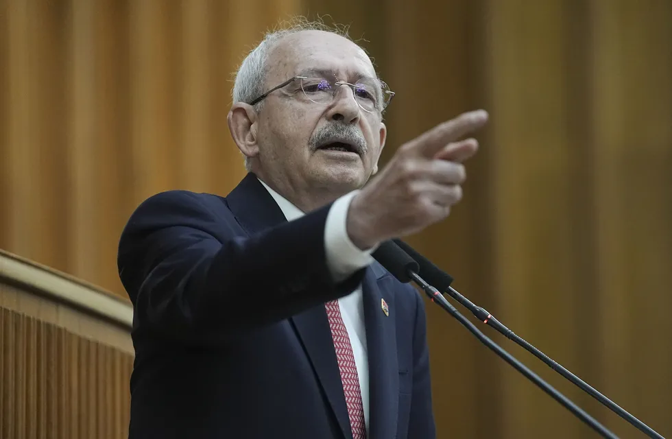Özgür Özel gözünü CHP'nin üyelerine dikti: "Yeni CHP biziz" algısı için düğmeye basıldı! Hedef 1.5 milyon üyeyi safına çekmek - 1