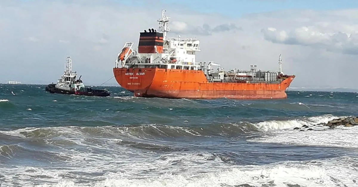 Yalova Da Petrol Tankeri Karaya Oturdu