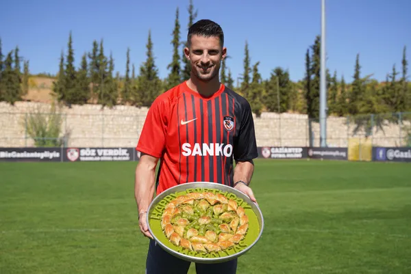 Dünya Gaziantep FK'nin Mirallas transferini konuştu - 1