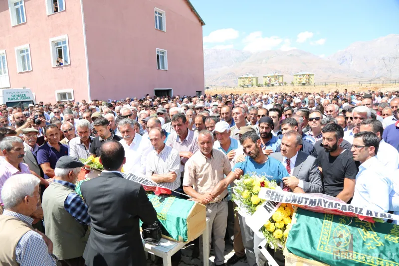 Tunceli’de PKK tarafından şehit edilen kardeşler son yolculuğuna uğurlandı 19