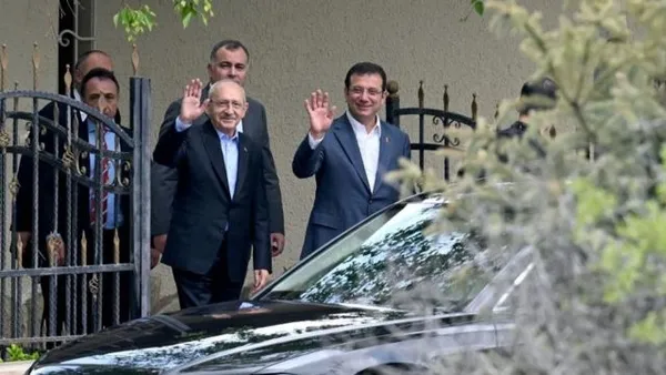 Kemal Kılıçdaroğlu koltuktan kalkmadı Ekrem İmamoğlu havlu attı! ’Değişim’de geri vites! İBB için ’adayım’ diyemeden yola çıkıyor