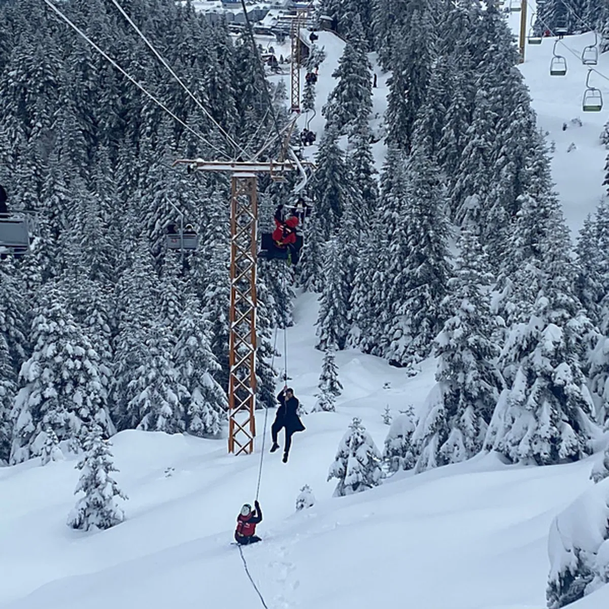Bursa'da telesiyej arızası: 50 kişi havada mahsur kaldı | İlk detaylar A Haber'de