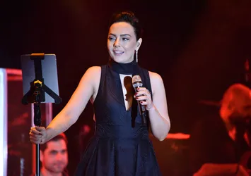 Ebru Gündeş'e büyük şok!