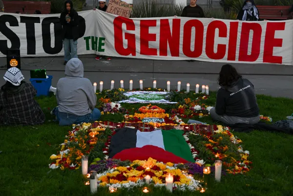 Katil İsrail’in Gazze’deki soykırımı | ABD’li halkın Kur’an-ı Kerim’e olan ilgisi arttı: Yüzlerce kişi kutsal kitabımızı okumaya başladı