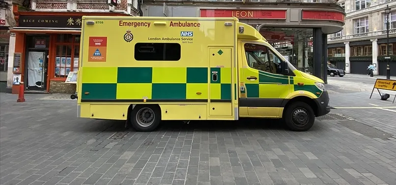 Öğretmenler, tren makinistleri, hemşireler... Şimdi de ambulans çalışanları greve başladı | İngiltere'de ücret krizi büyüyor
