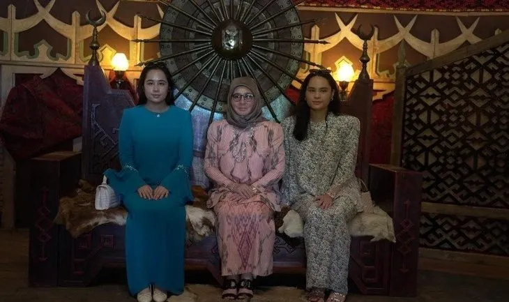 Malezya Kraliçesi Tunku Azizah Kuruluş Osman dizisinin setini ziyaret etti
