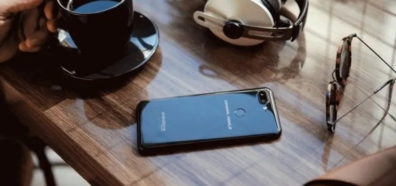 İşte ilk 'yerli üretim' logolu telefon!