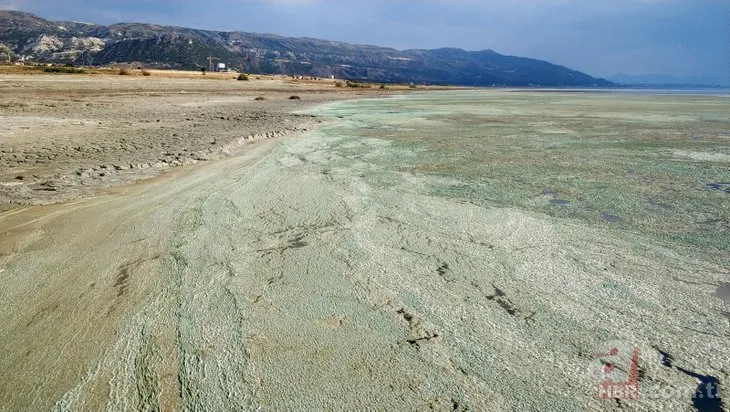 Endişe veren görüntü! Burdur Gölü'nün rengi değişti