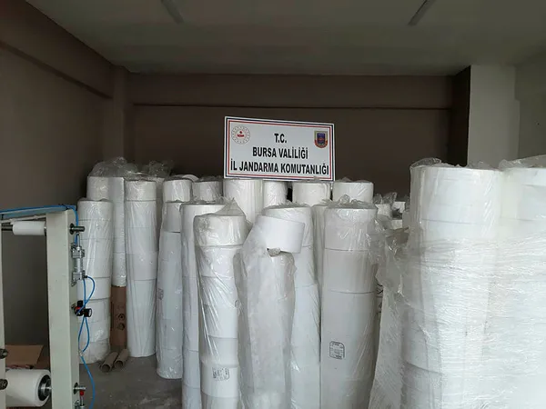 Son dakika: Bursa’da Corona virüs baskını! Kaçak üretilen 10 bin maskeye el kondu