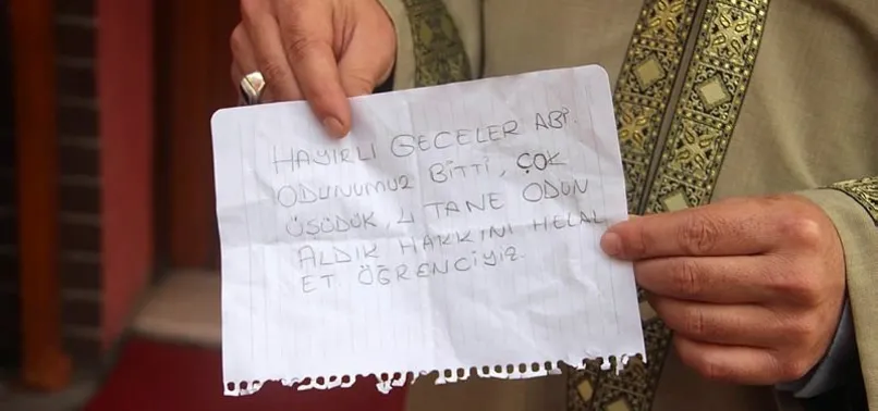 Camiden odun aldı bıraktığı notla duygulandırdı