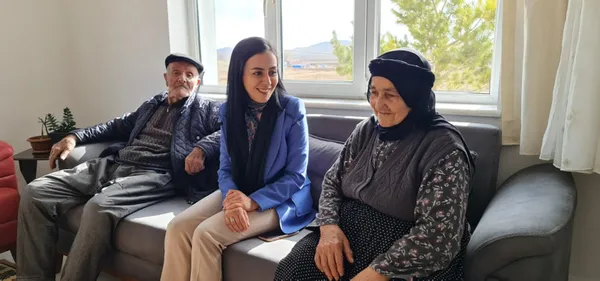 1651206249640.jpg Rüveyda Kahraman Kayseri'nin Sarıoğlan ilçesinde gönülleri fethetti! Hem kaymakam hem evimizin kızı - 3
