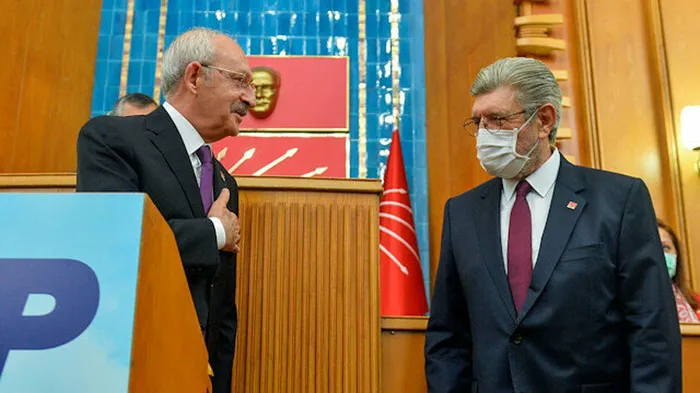 Son dakika: CHP’de vekiller kazan kaldırdı: Cihangir İslam’ı istemiyoruz! Parti yönetimine istifa göndermesi