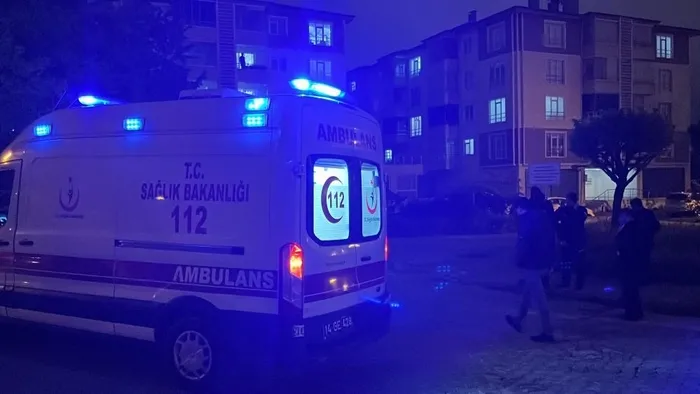 boluda-gencler-arasinda-cikan-kavgada-kan-akti-2-yarali-1714427056611.jpeg Bolu’da gençler arasında çıkan kavgada kan aktı! Yaralılar var - 1