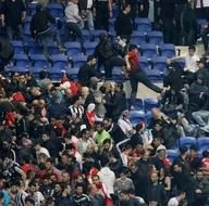 Lyonda tribünler karıştı