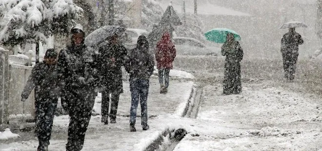 İstanbul’a kar ne zaman yapacak? Meteoroloji’den peş peşe uyarılar