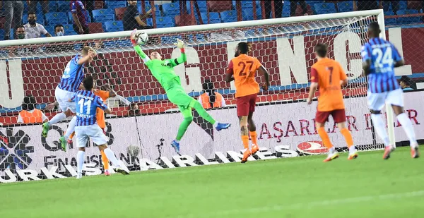 Trabzonspor'dan Cüneyt Çakır tepkisi: Soru işaretleri bırakıyor - 3