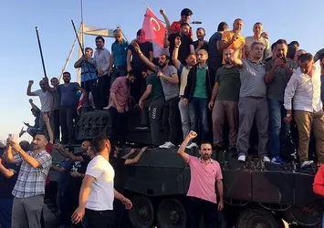İşte görevden uzaklaştırılanların tam listesi