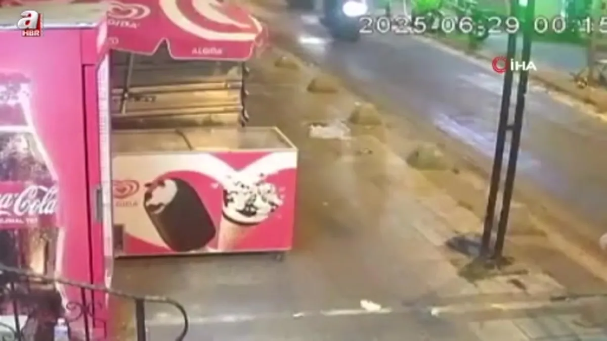 Kağıthane'de iş yerine silahlı saldırı kamerada: 2 gözaltı