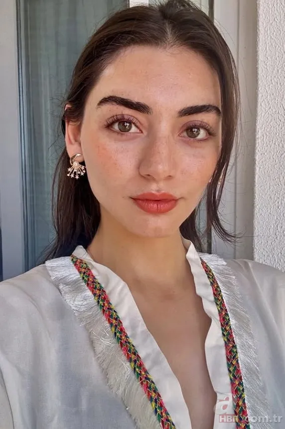 Kuruluş Osman'ın Bala Hatun'u Özge Törer tatil pozlarıyla göz kamaştırdı 7