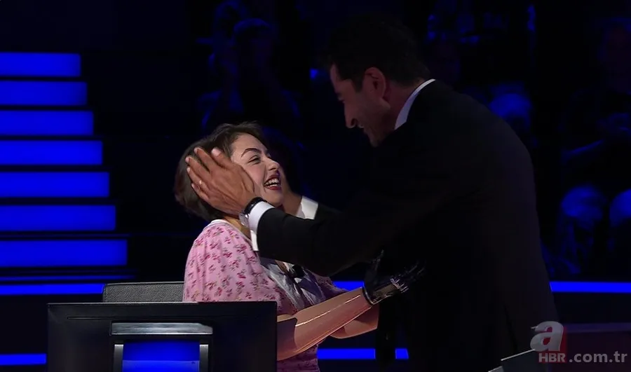 Kim Milyoner Olmak İster Rabia kimdir, koluna ne oldu? Milyoner'de 1 milyonluk soruyu bildi mi? Rabia Birsen Göğercin kaç yaşında, aslen nereli? Milyoner'de 1 milyonluk soruyu bildi mi? 4