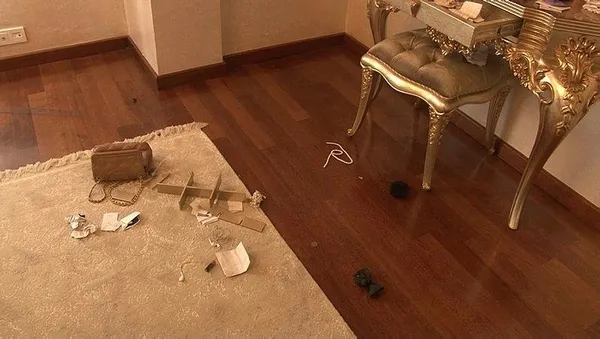 istanbulda-20-milyonluk-soygun-surukleye-surukleye-goturduler-tam-200-kilo-1687869292216.jpeg İstanbul'da 20 milyonluk soygun! Sürükleye sürükleye götürdüler! Tam 200 kilo... - 2