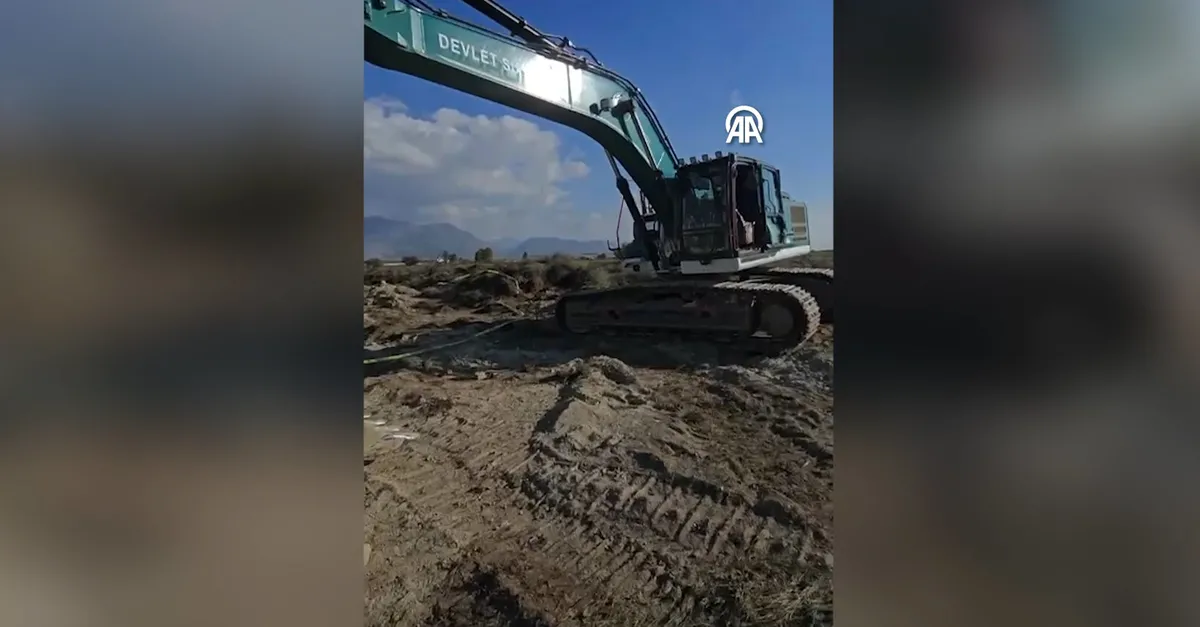 Su borusu döşemek için açılan çukurda bulundu! Küpler içinde…