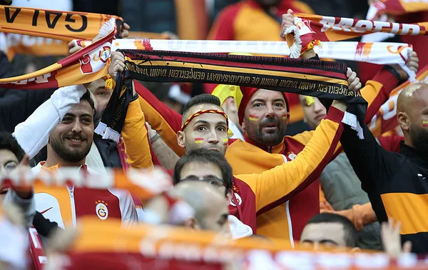 Galatasaray’dan geçit yok! Şampiyonluğa bir adım daha yaklaştı! Galatasaray 1-0 Başakşehir MAÇ SONUCU