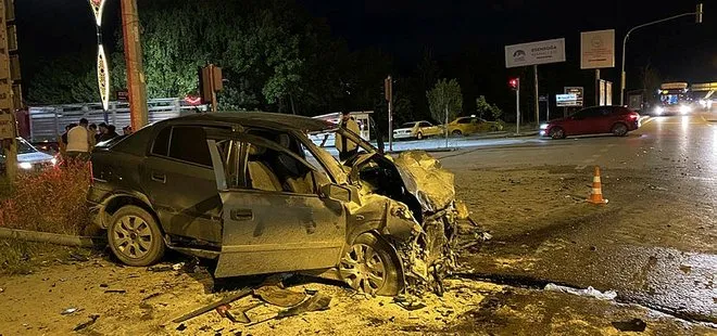 Ankara’da kaza yapan araçlardan biri alev aldı: 2 yaralı