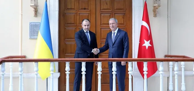 Milli Savunma Bakanı Hulusi Akar Ukraynalı Bakan Oleksandr Kubrakov ile bir araya geldi! 3 ayda 345 gemi ile tahıl taşındı