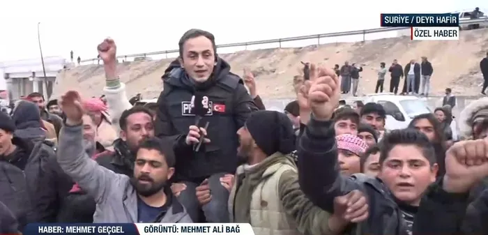 dunya-medyasinda-bir-ilk-a-haber-teror-pencesinden-kurtarilan-deyr-hafirde-1768641654138.jpg (foto:ahaber.com.tr)