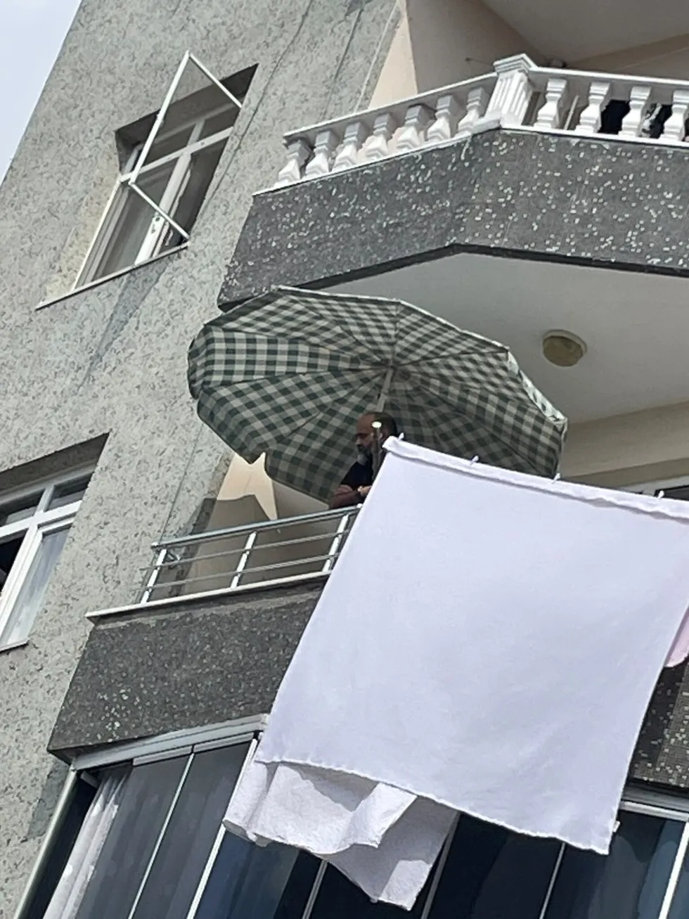 1789902548023.jpeg Zeytinburnu'nda balkondan düşen kadın hayatını kaybetti - 1