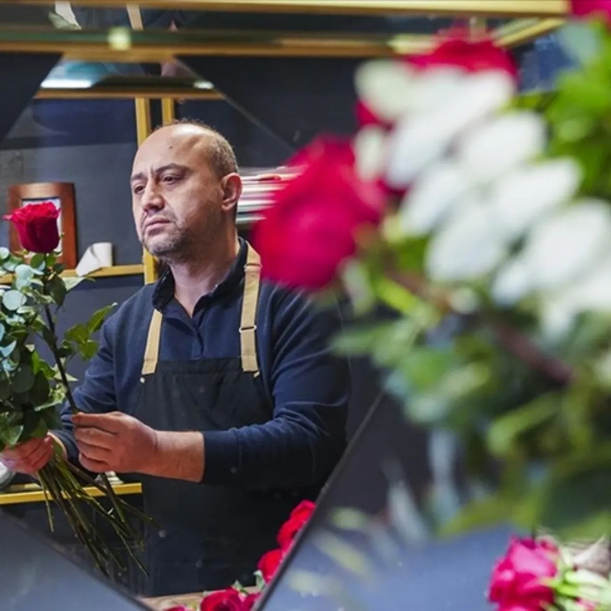 Antalya'dan dünyaya sevgi eli: 14 Şubat öncesi 70 milyon çiçek ihracatı