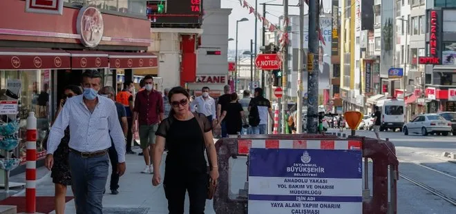 CHP’li İBB Kadıköy’de haftalardır bir kaldırım taşını dahi döşeyemedi