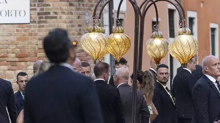Ślub roku rozpoczęty! Amerykański miliarder Jeff Bezos bierze ślub