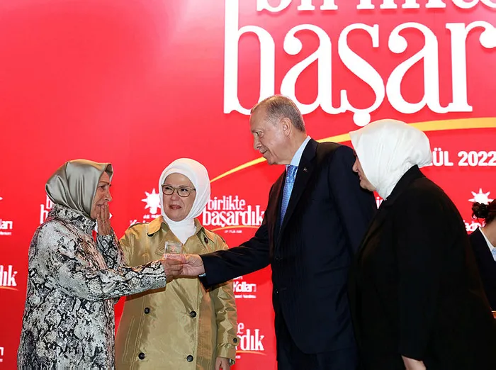 baskan-erdogandan-zam-aciklamasi-ciddi-sekilde-yukseltecegiz-1664293669131.jpg Başkan Erdoğan'dan "zam" açıklaması: Ciddi şekilde yükselteceğiz - 10
