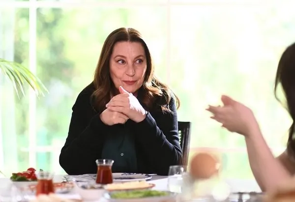 aldatmak-mualla-kimdir-nereli-hangi-dizilerde-oynadi-aldatmak-mualla-dicleli-kimi-canlandiriyor-1682604532565.jpg Aldatmak Mualla kimdir, nereli, hangi dizilerde oynadı? Aldatmak Mualla Dicleli kimi canlandırıyor? - 4