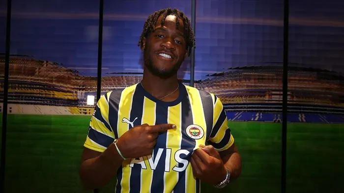 1717142563778.jpg Galatasaray'da Michy Batshuayi bombası! Sarı kırmızılılar ezeli rakibinden yıldız alıyor... - 1