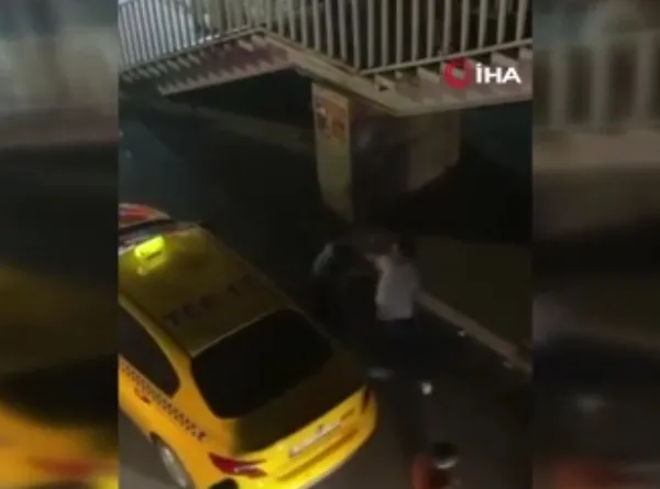 esenyurtta-yolcu-taksiciye-sur-lan-deyince-tansiyon-yukseldi-o-anlar-kamerada-1656312990079.jpg Esenyurt’ta yolcu taksiciye "sür lan" deyince tansiyon yükseldi! O anlar kamerada - 4