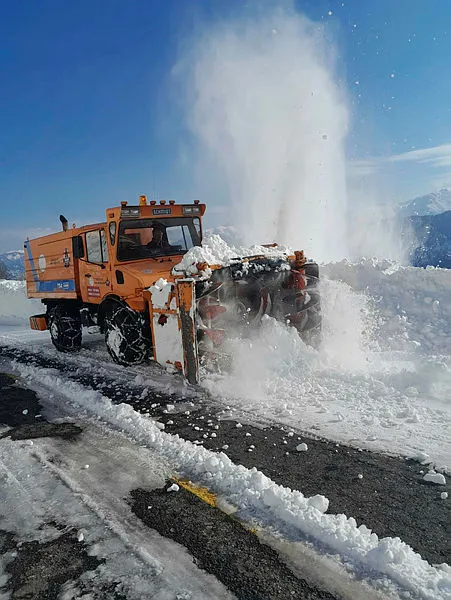 Artvin'de kar kalınlığı 1,5 metreye ulaştı - 2