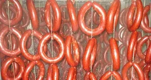 Sucuk yerine bakın ne yedirmişler!