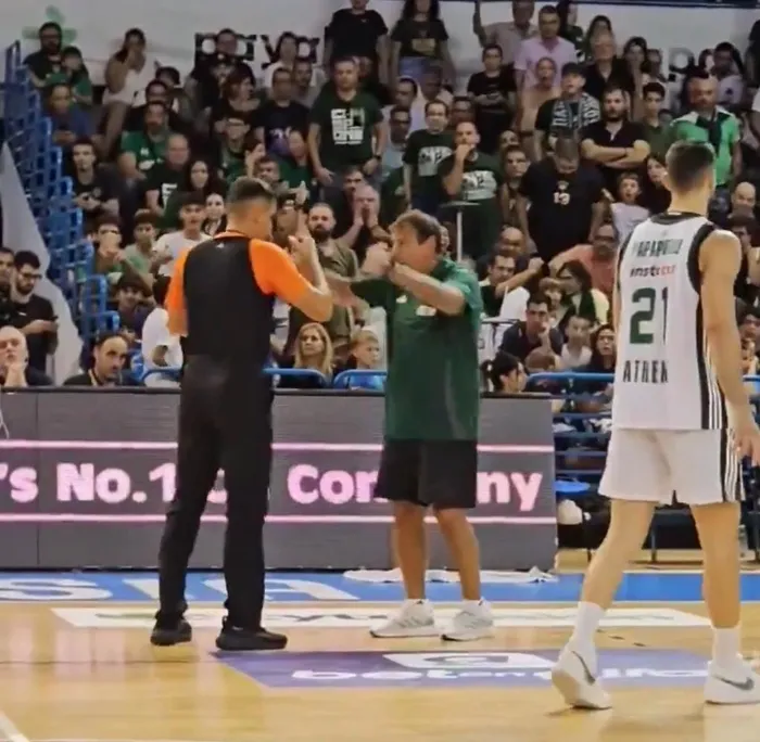 Güney Kıbrıs Rum Kesimi’nde skandal pankart! Ergin Ataman: En sert şekilde tepkimi gösterdim