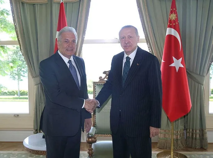 Başkan Erdoğan, Dimitris Avramopoulos’u kabul etti